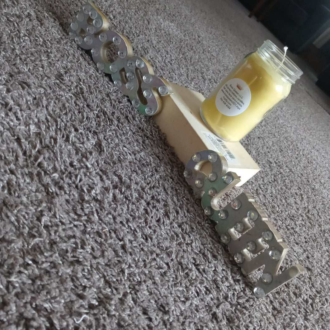 Lemonade scented jar candle