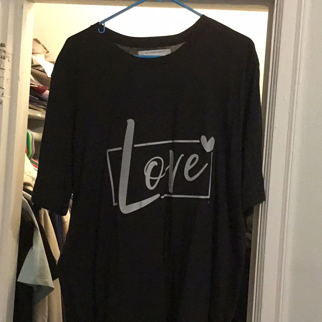 Love woman t-shirt lrg