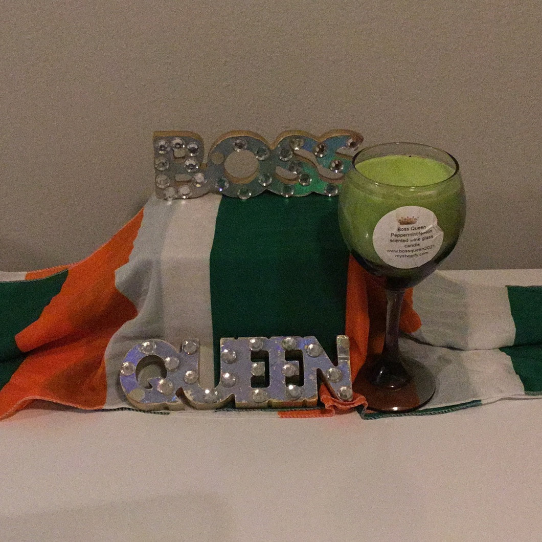 Peppermint/lemon scented wine candle