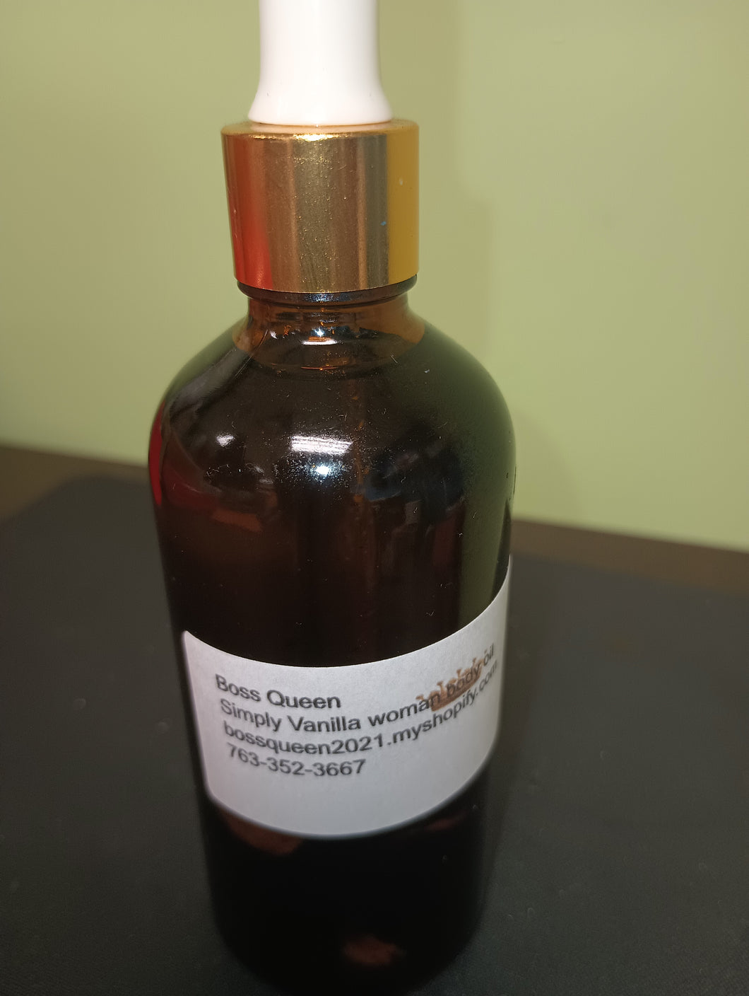 Simply vanilla woman body oil