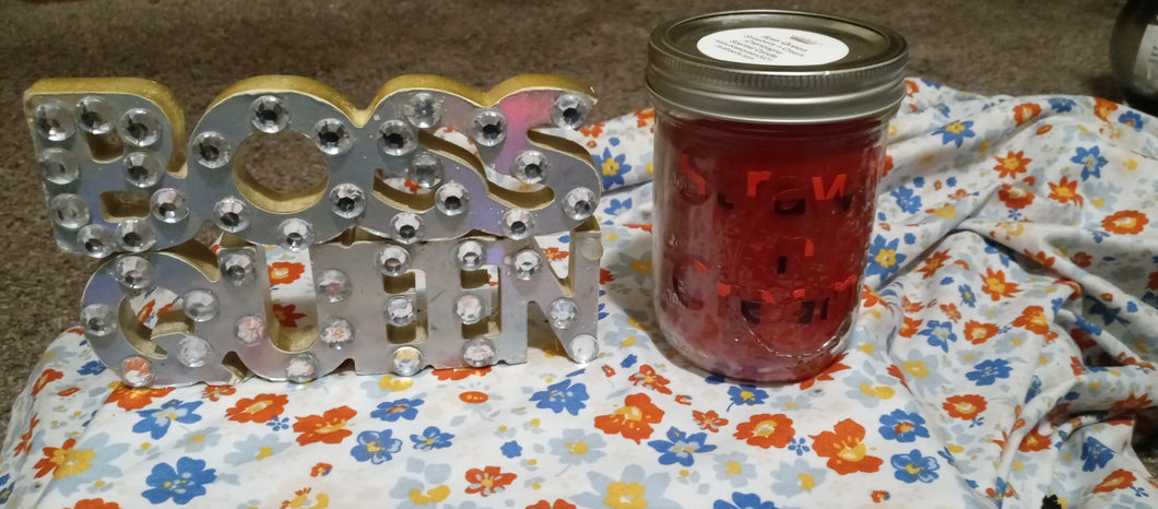 Strawberry n cream scented wine candle